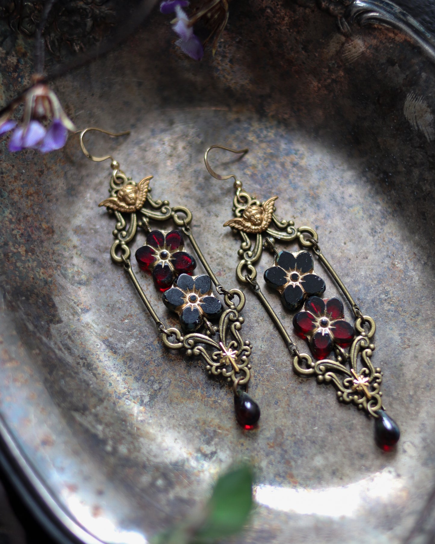 Earrings - Red & black flower 耳環 - 紅黑花