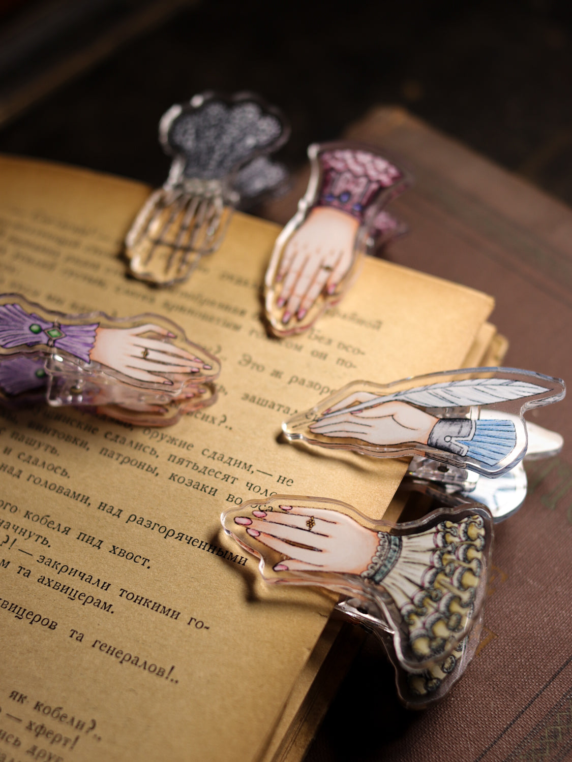 Acrylic Clip Set - Lady's Hand