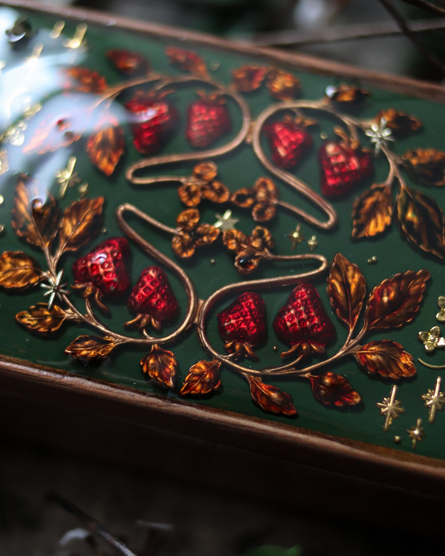 Walnut jewelry box - Strawberry Rhapsody 胡桃木首飾盒 - 草莓狂想曲