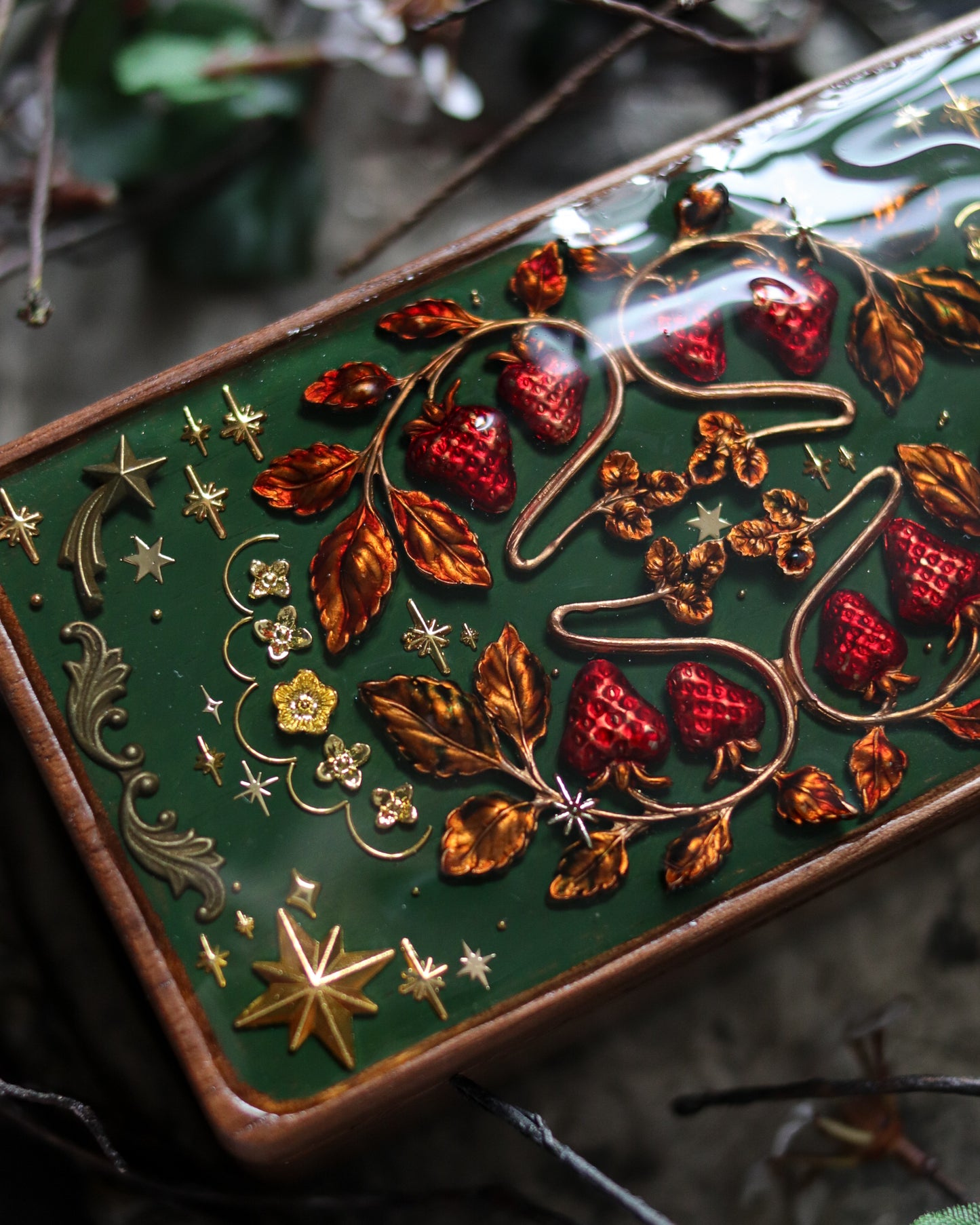 Walnut jewelry box - Strawberry Rhapsody 胡桃木首飾盒 - 草莓狂想曲