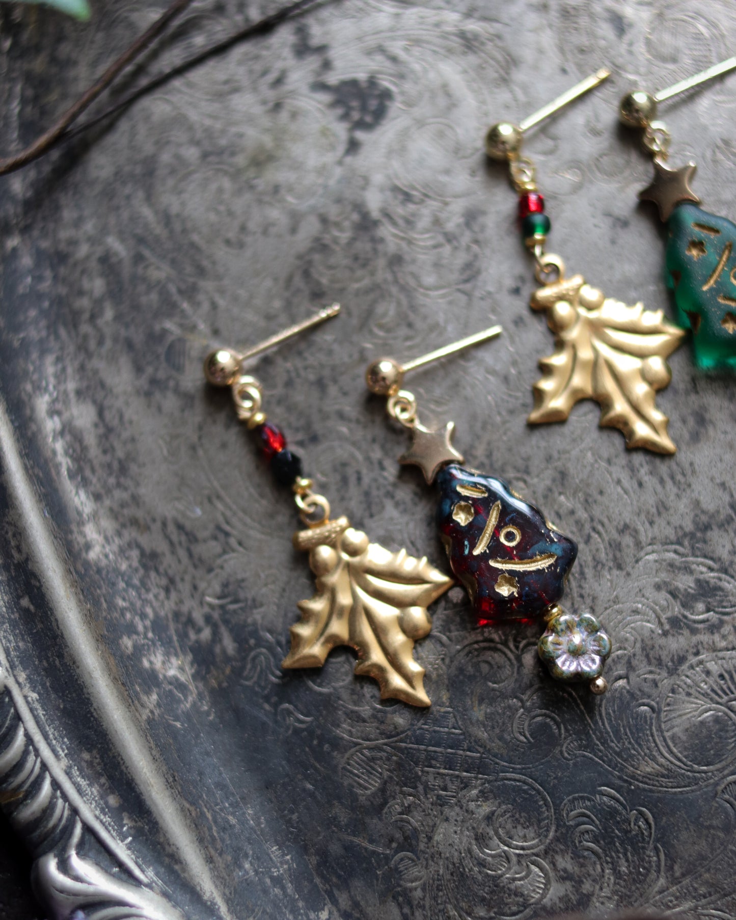 Vintage style ring - Holly and Christmas tree