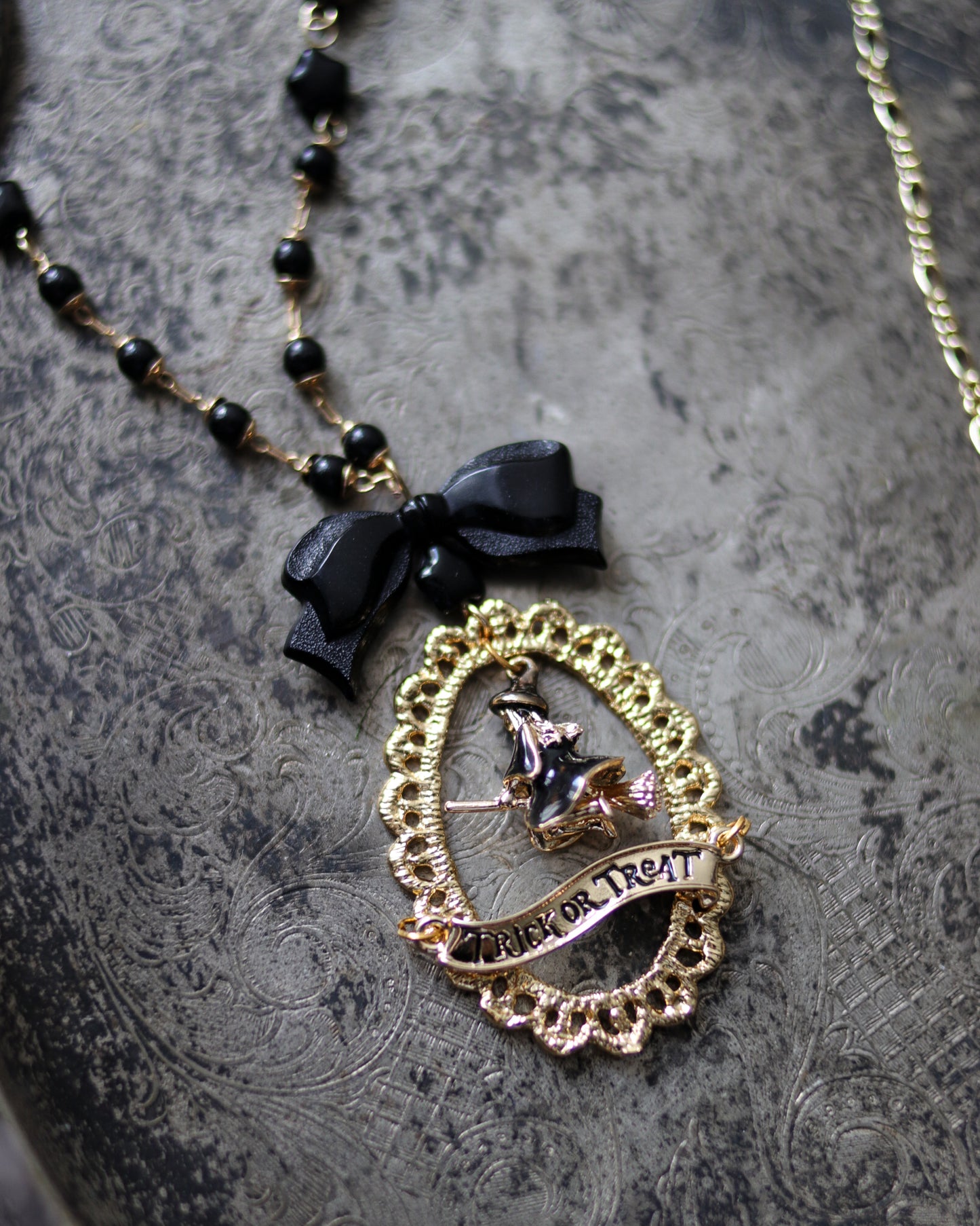 Vintage style necklace - Witch's Mischief