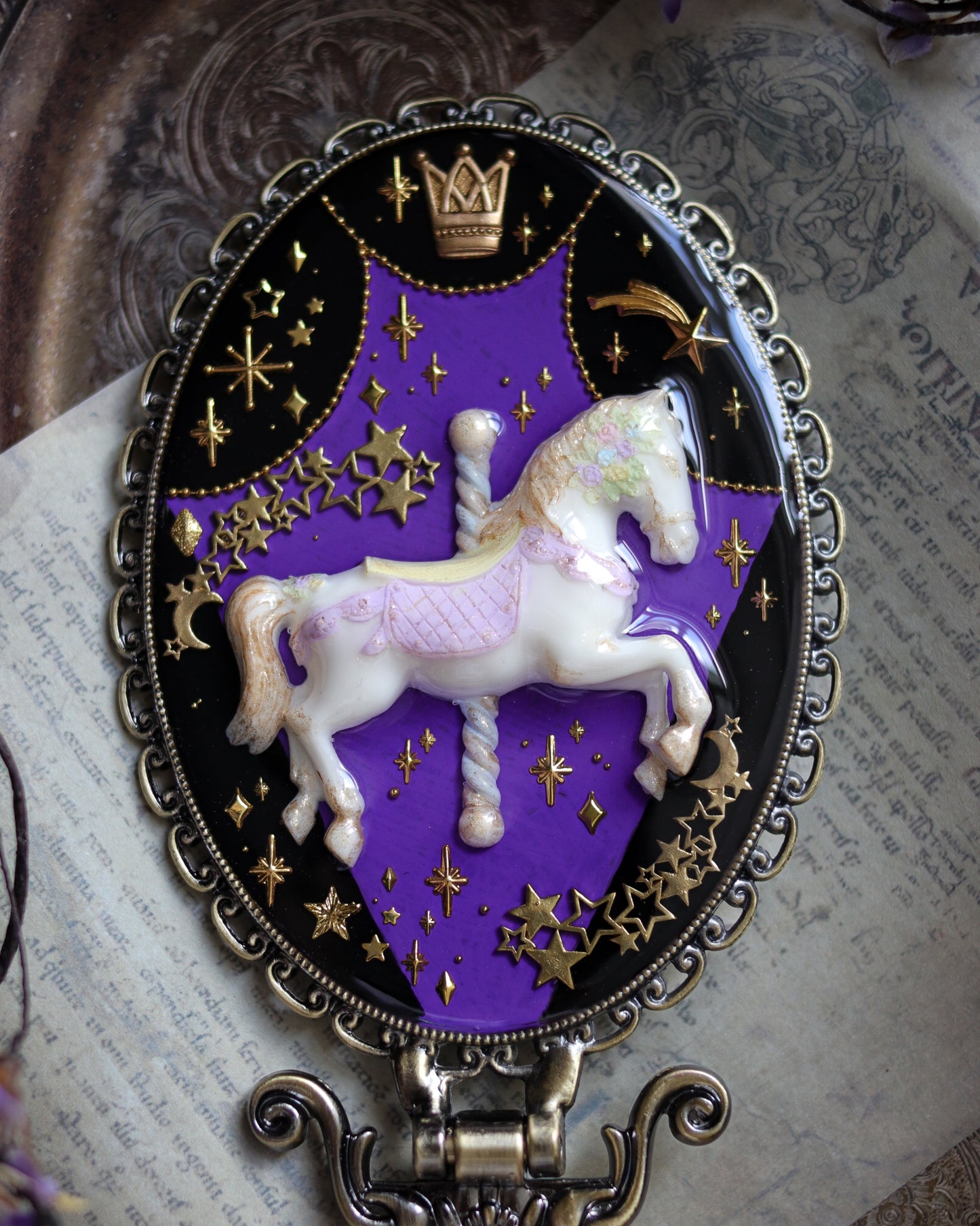 Vintage style hand mirror - Magic carousel