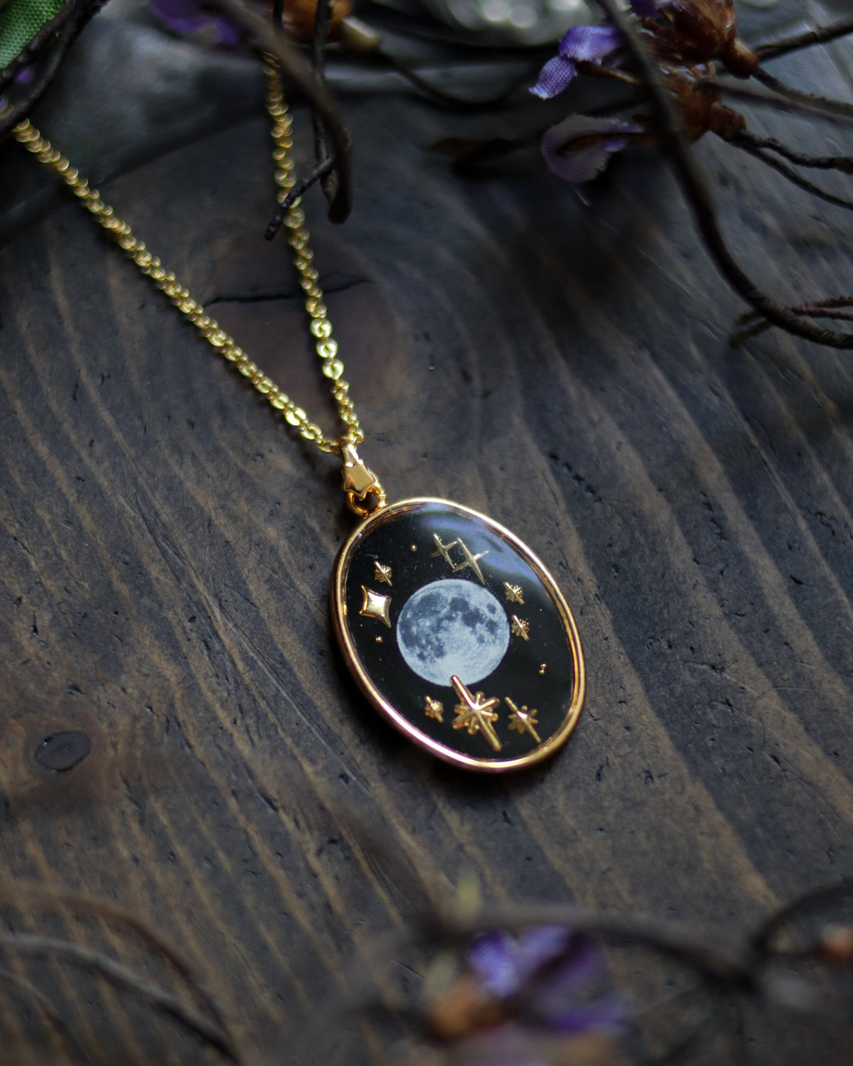 Necklace - Moon in the frame 項鍊 - 框中月
