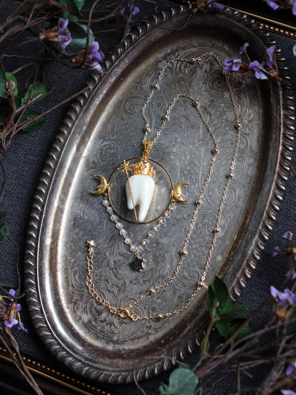 Vintage style necklace - Big Tooth Fairy
