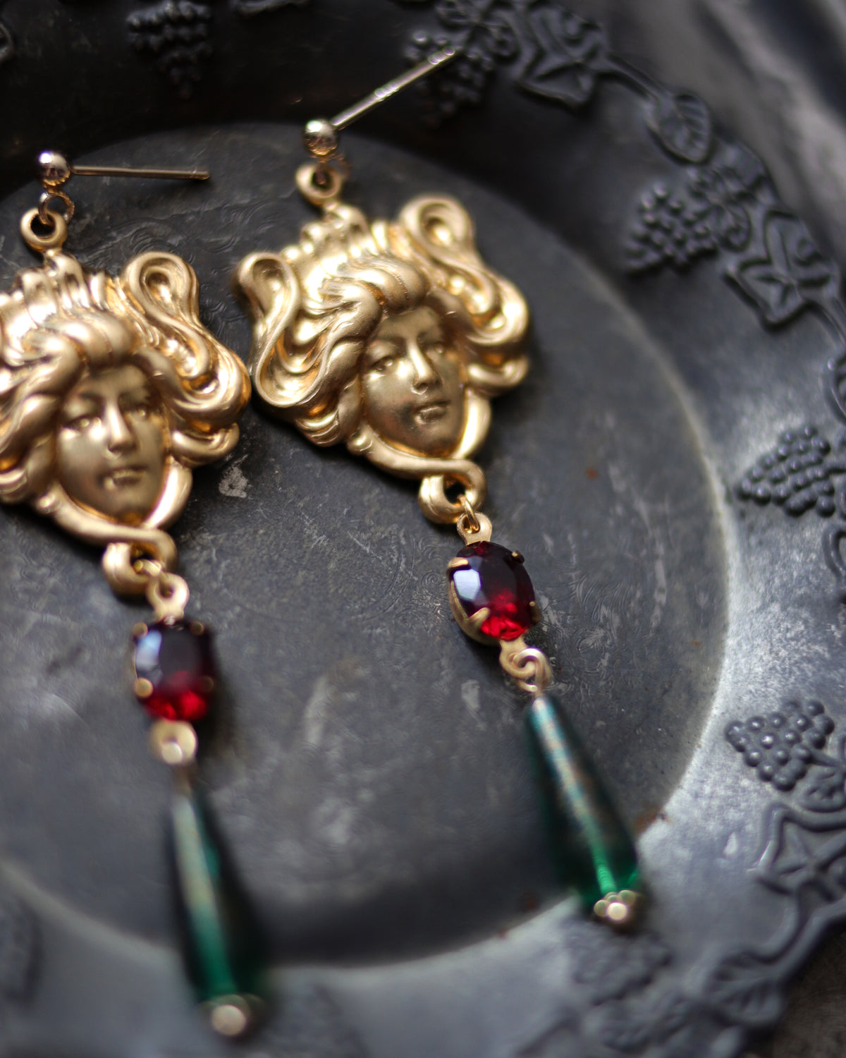 Earrings - The Witch's Face • four 耳環 - 魔女之顏。肆