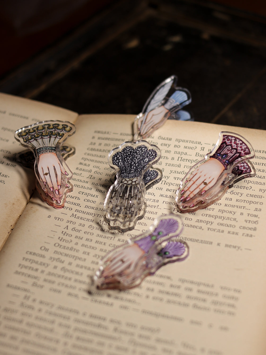 Acrylic Clip Set - Lady's Hand