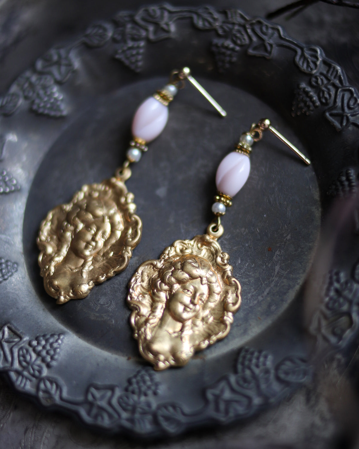Earrings - The Witch's Face • one 耳環 - 魔女之顏。壹