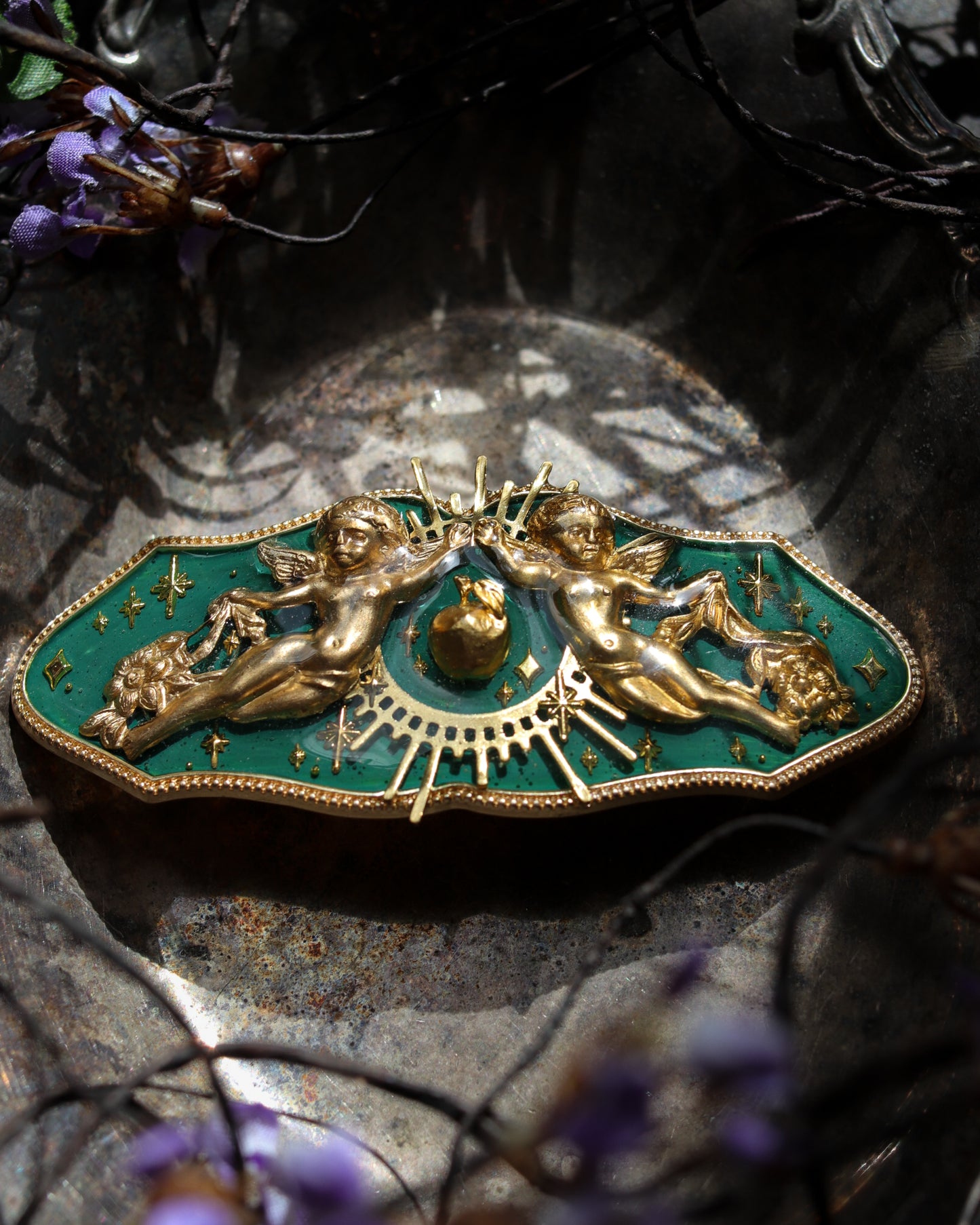 Vintage style hair clip - Gold Apple